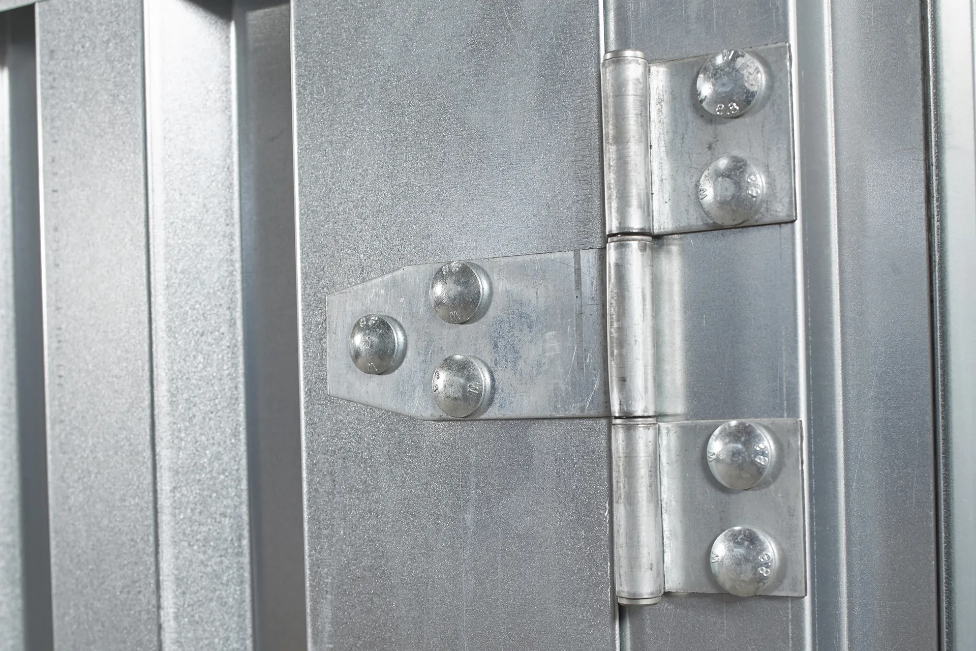 (2m) Flat Pack Metal Store - Image 5