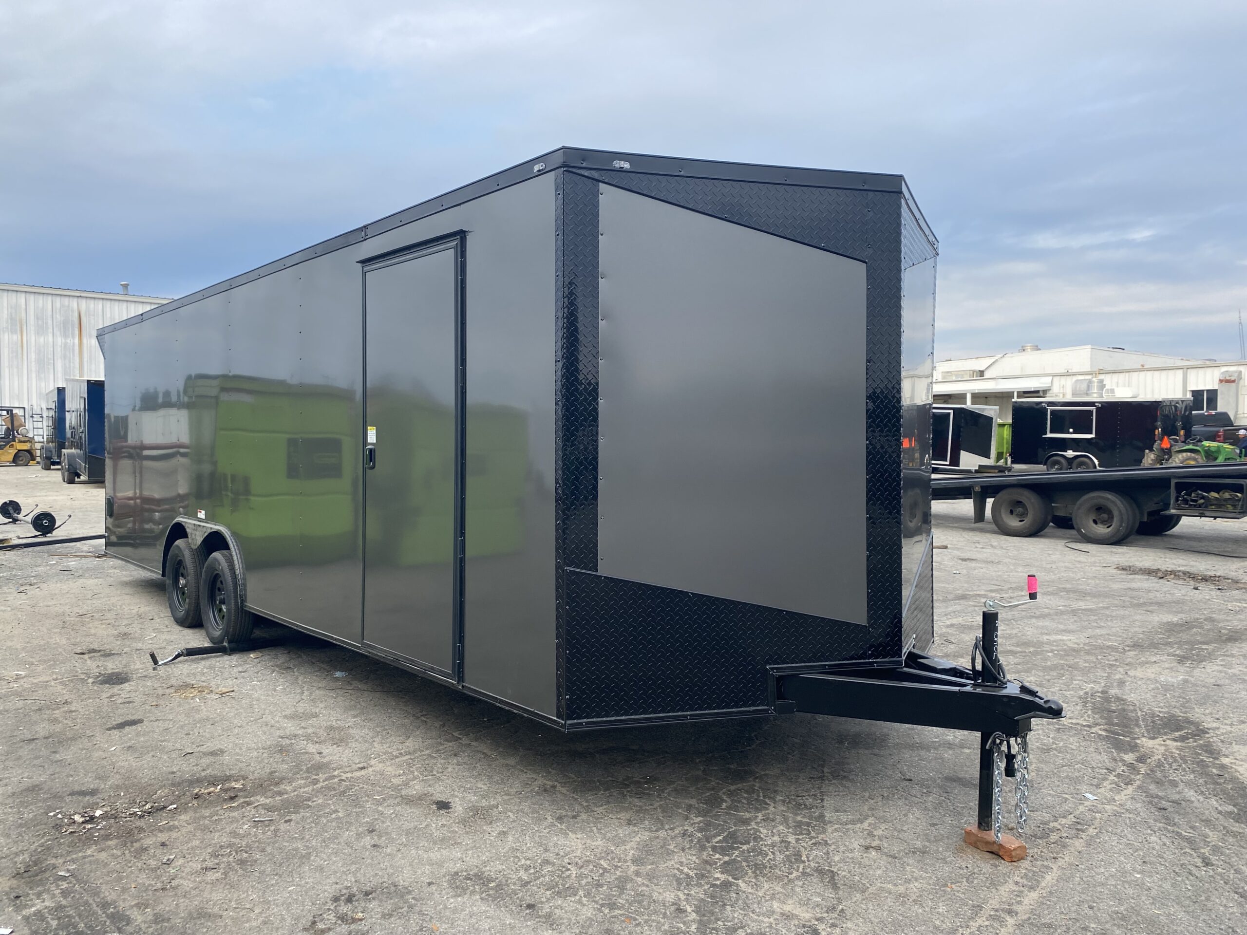 Fast Cargo 8.5×28 Enclosed Charcoal Gray Blackout Trailer - Image 2